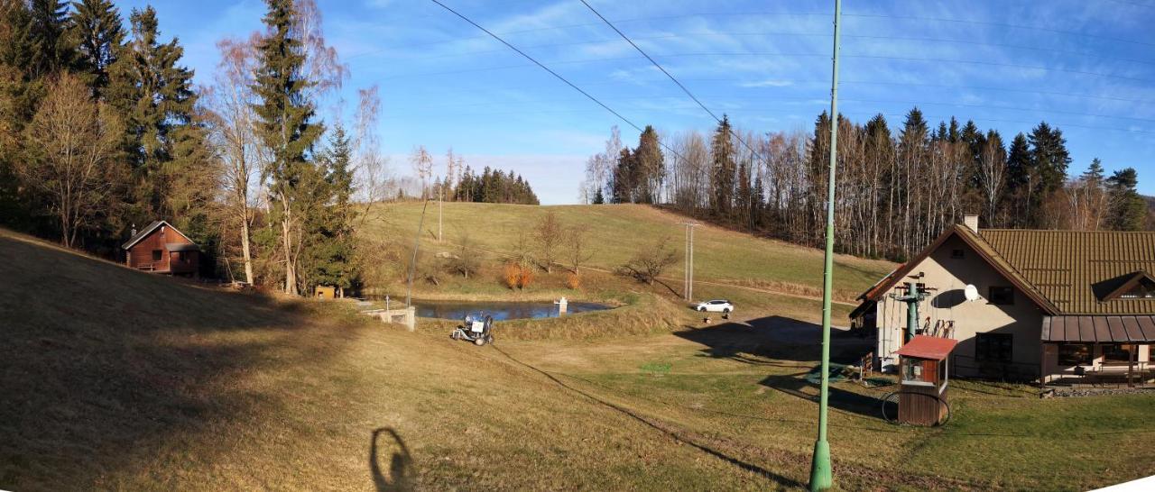 Srub Na Svahu Sjezdovky V Radvanicich Radvanice  Exterior photo