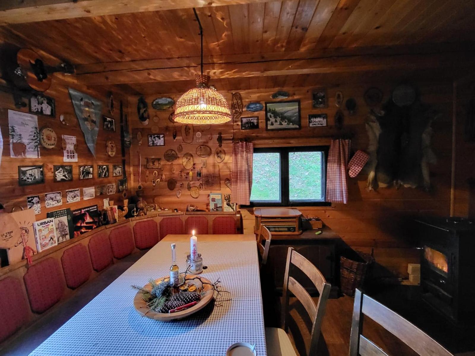 Srub Na Svahu Sjezdovky V Radvanicich Radvanice  Exterior photo